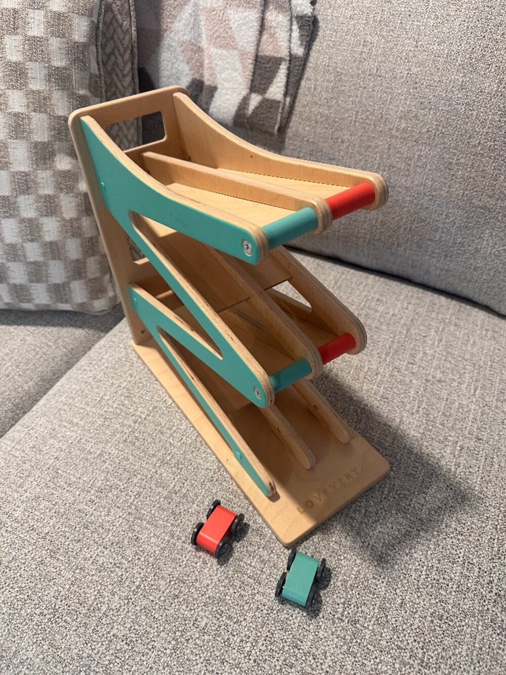 LOVEVERY Race & Chase Ramp Car Racing Game 16-18M